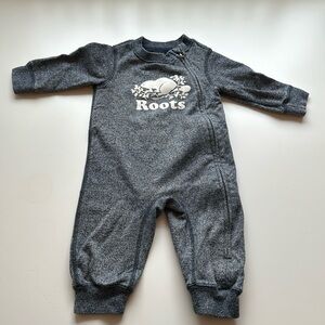 Roots onesie